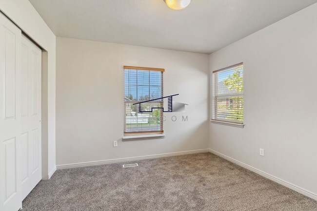 Building Photo - Well Maintained South Ogden 3 Bedroom Home!