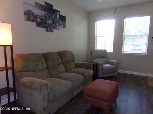 Building Photo - 13052 Sunset Lake Dr