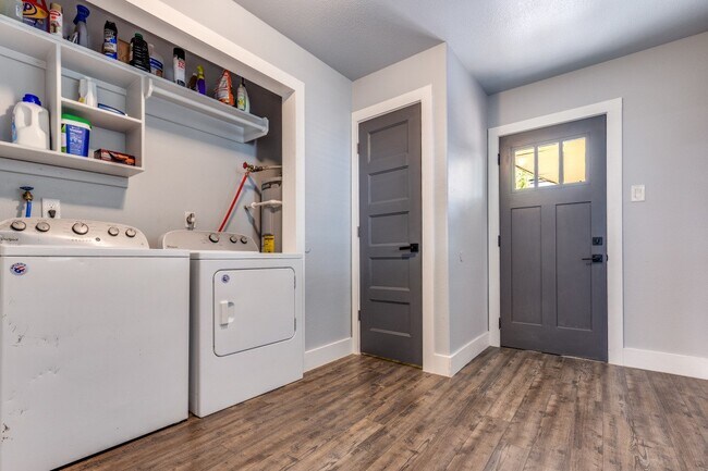 Building Photo - 2511 River Ridge