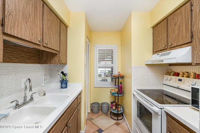 Building Photo - 1047 Small Ct