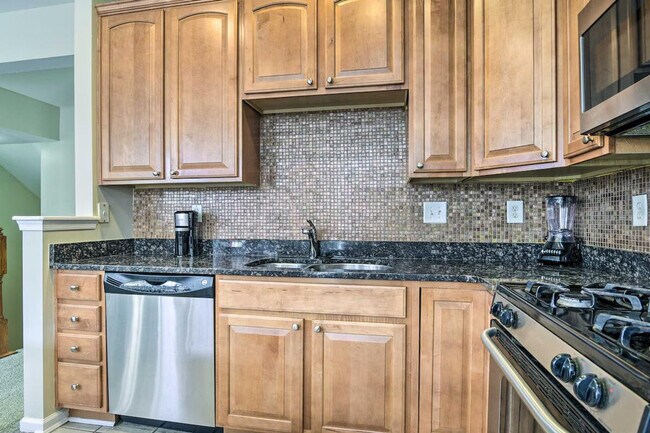 Building Photo - 5077 Cameo Terrace