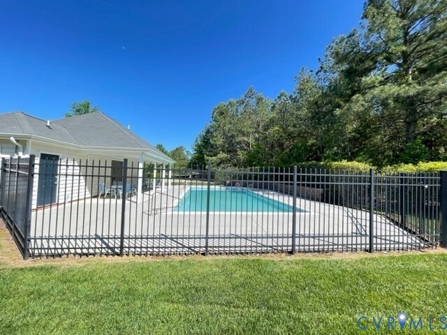 Building Photo - 8107 Creekside Village Dr