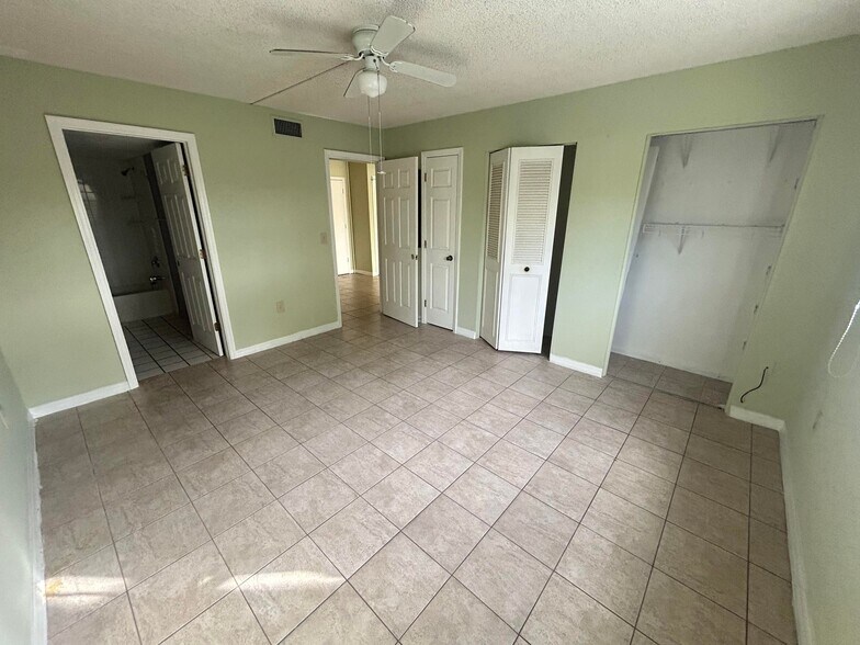 Building Photo - 3706 Broadway