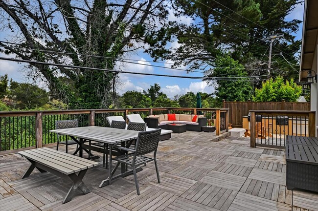 Building Photo - 2320 Rollingwood Dr