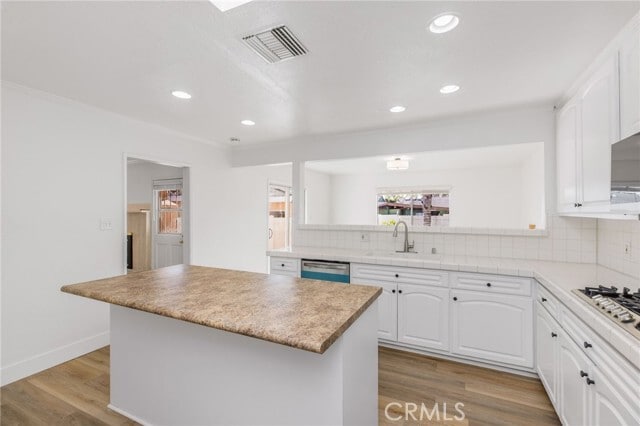 Building Photo - 16642 Los Alimos St