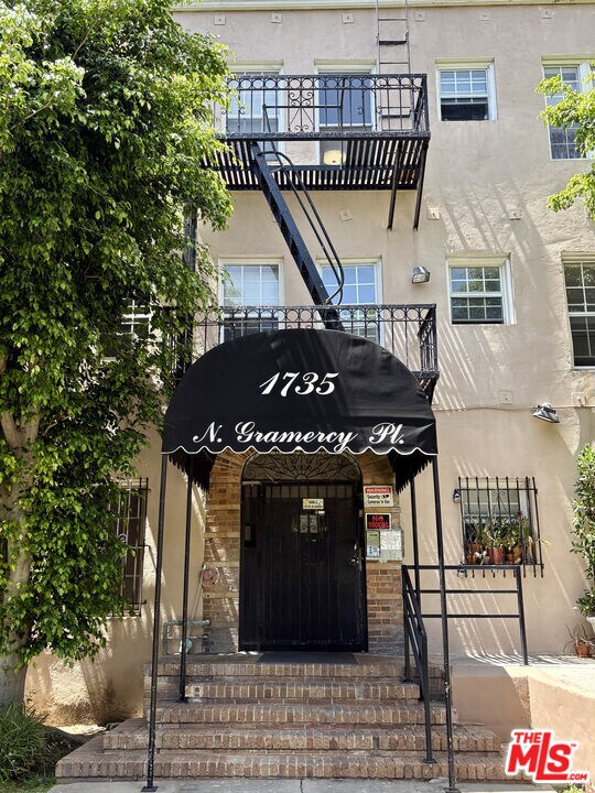 Building Photo - 1735 N Gramercy Pl
