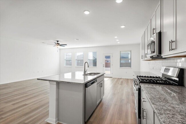 Building Photo - 1409 Alana Fls Ave