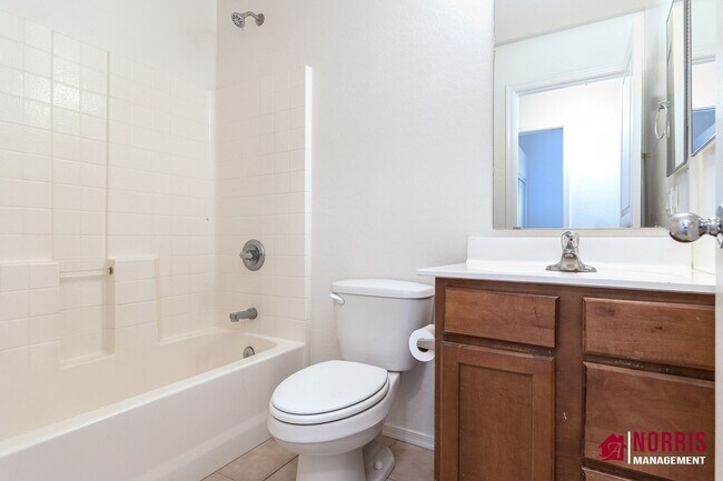 Building Photo - Perfect Home, Location and Price!