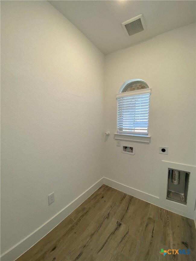 Building Photo - 1032 Easy Gruene