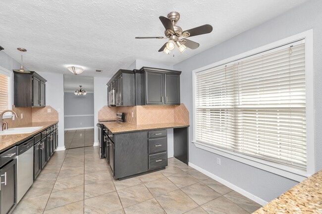 Building Photo - 13406 Splintered Oak Dr