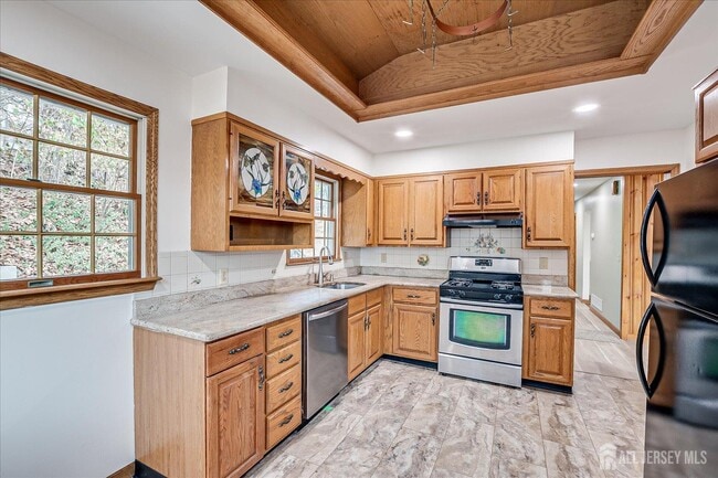 Building Photo - 23 Cardownie St