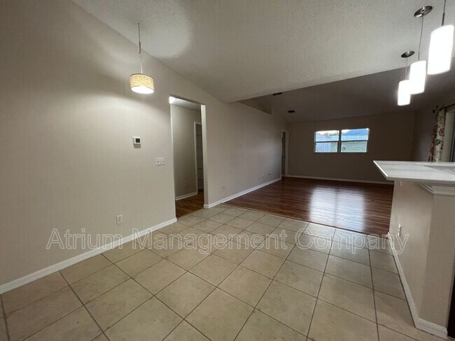 Building Photo - 3037 Bonkirk Dr