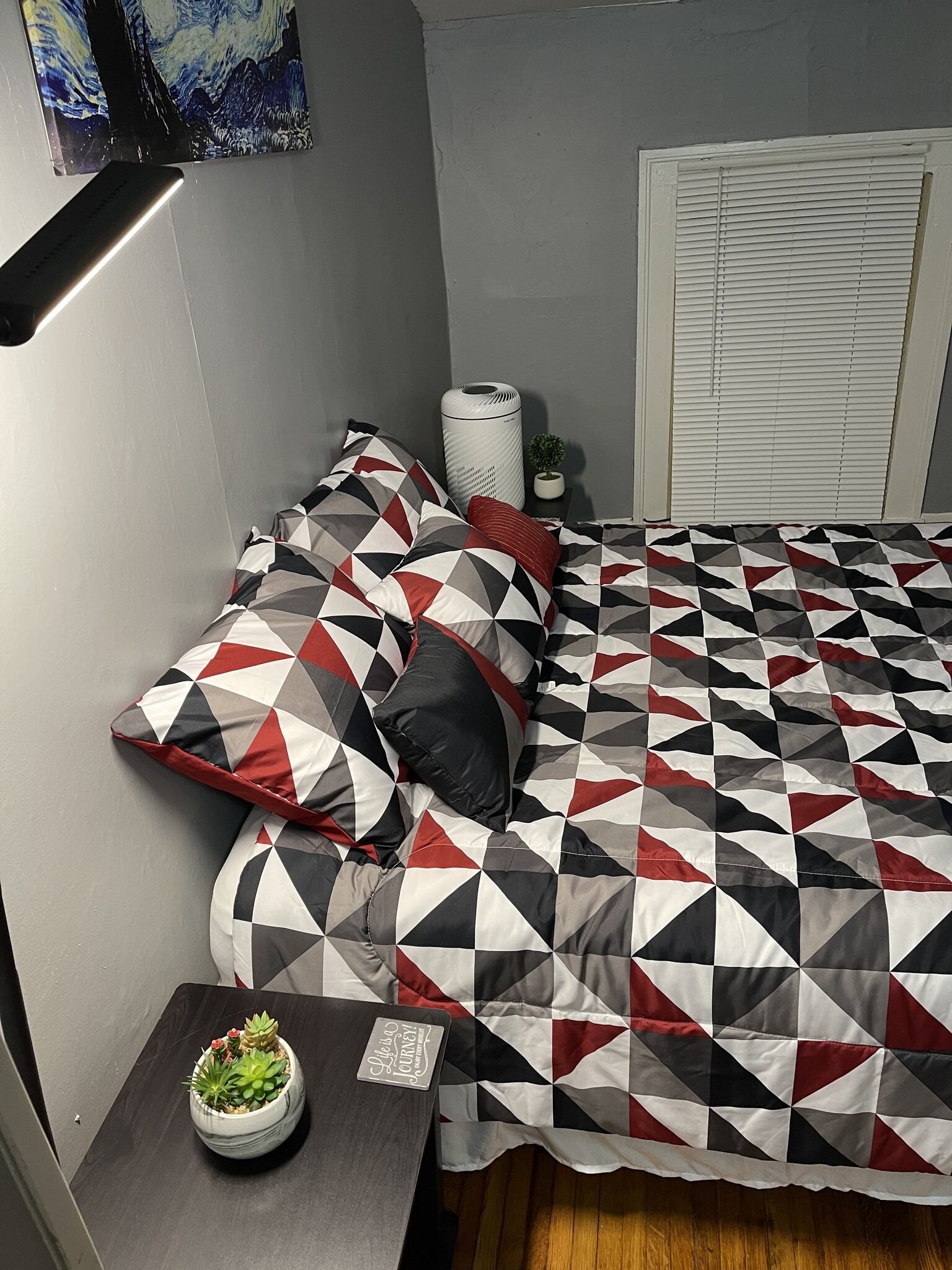 Unit B Bedroom - 405 W Clinton St