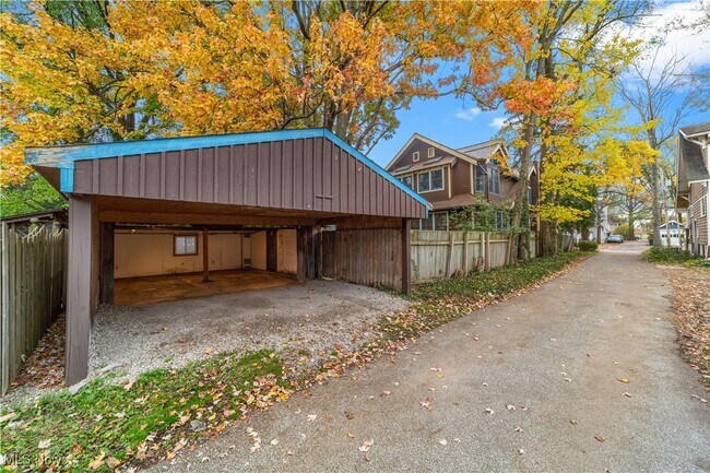 Building Photo - 19 4th