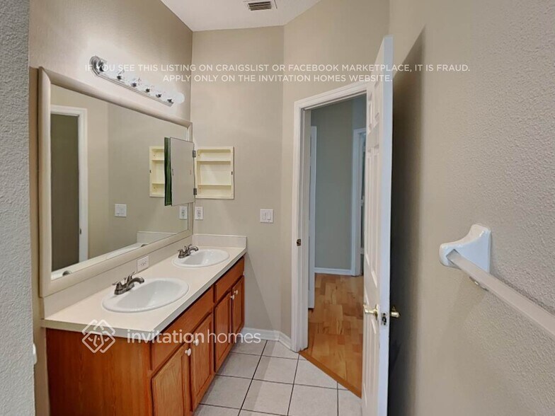 Building Photo - 7214 Colonial Lake Dr