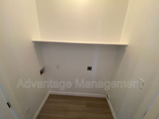 Building Photo - 738 N 150 E St