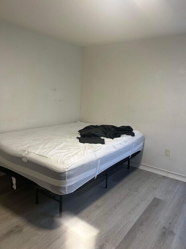 Building Photo - 121 Southern Blvd