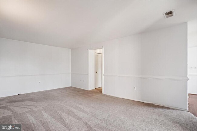 Building Photo - 3356 Woodburn Rd