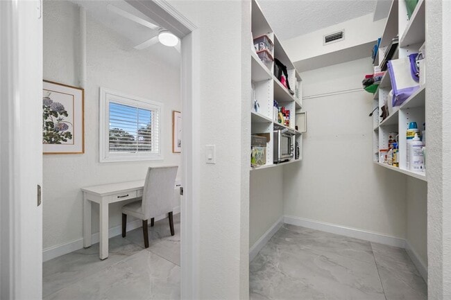 Building Photo - 540 59th Ave