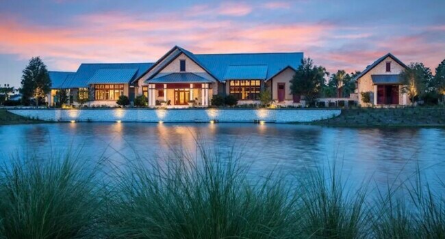 Building Photo - 16 Samantha Ct