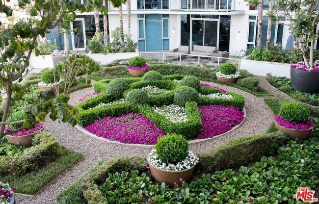 Building Photo - 8500 Burton Wy