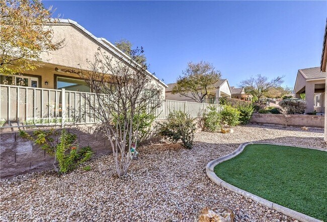 Building Photo - 2538 Venus Star St