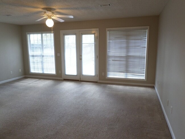 Building Photo - Foxchase Subdivision