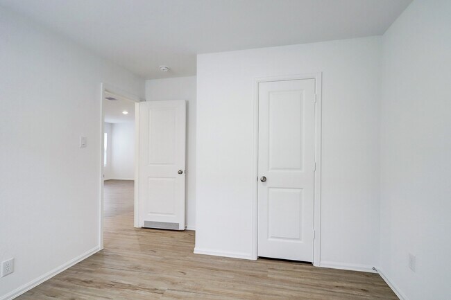 Building Photo - 4134 Zavala Ml St