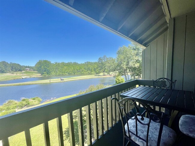 Building Photo - 1175 St Andrews Dr