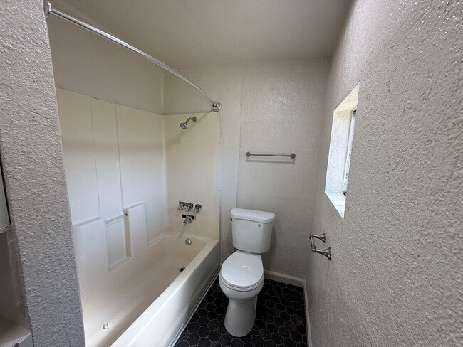 Building Photo - S. 4th Street