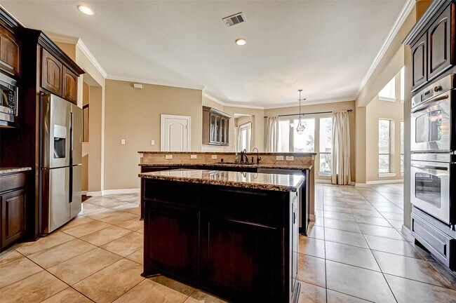 Building Photo - 2914 Cotswold Lane