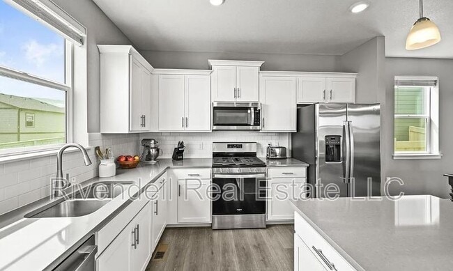 Building Photo - 18064 Dandy Brush Dr