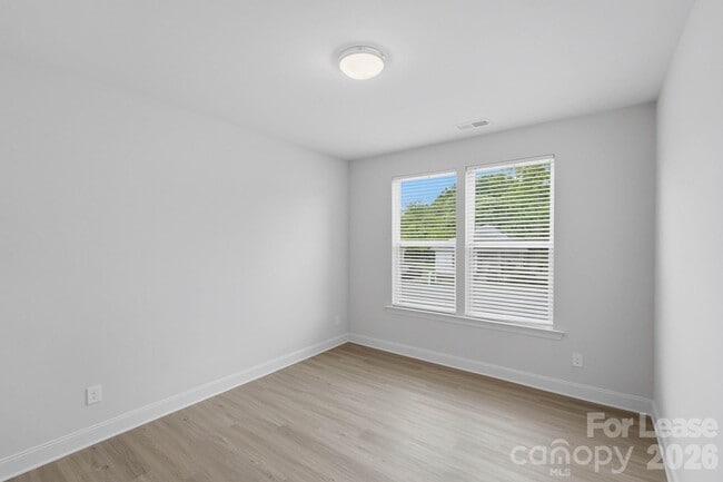 Building Photo - 645 Brookwood St