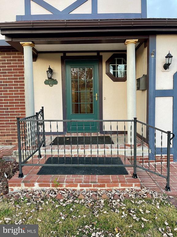 Building Photo - 417 Kemper Rd