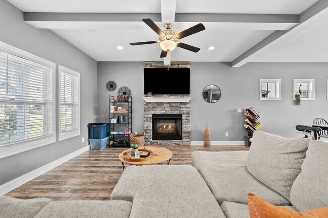 Building Photo - 1116 Eagle's View Dr