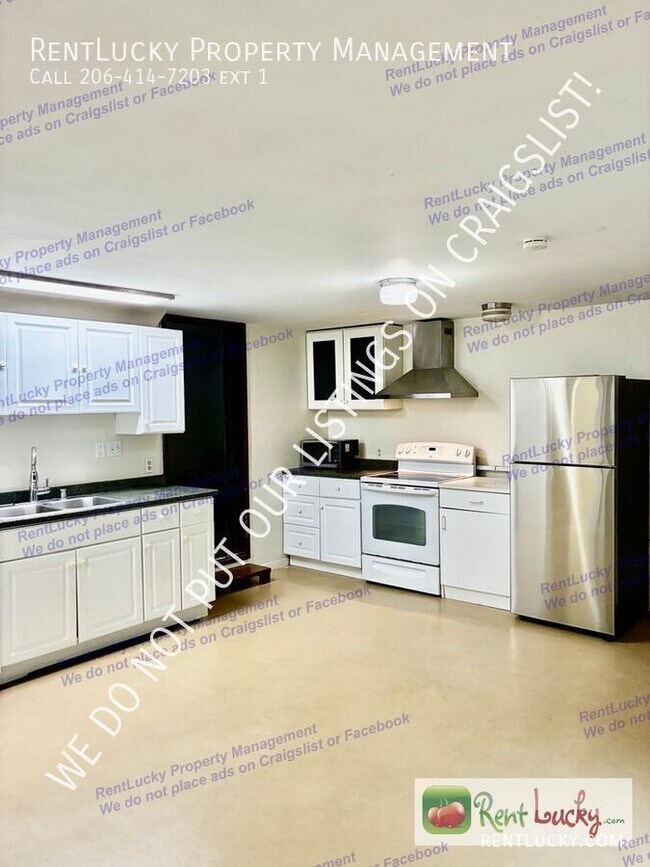 Building Photo - 1522 NE 97th St