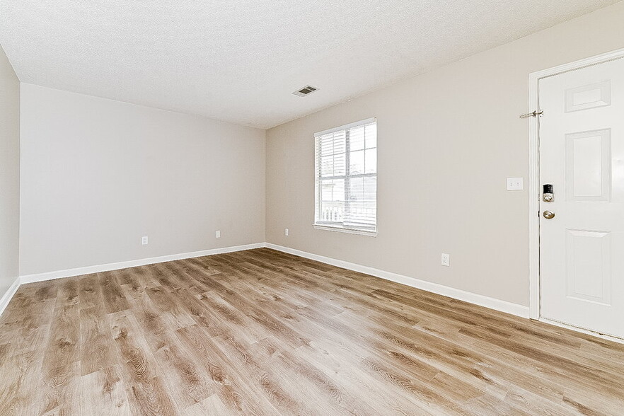 Building Photo - 1243 Shady Brook Ct