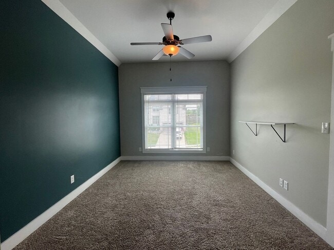 Building Photo - 5 Bedroom 3 1/2 Bath Home For Rent!