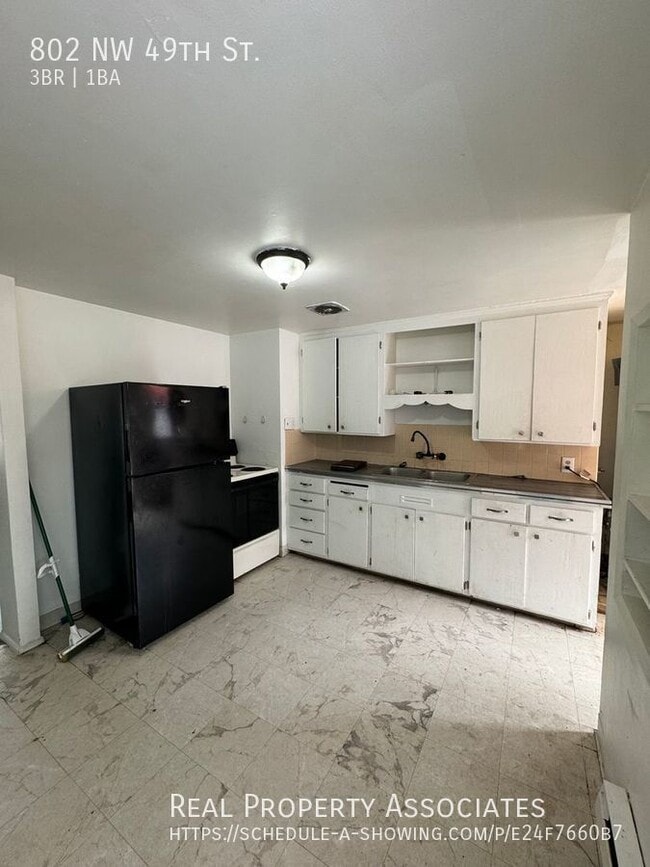 Building Photo - 802 NW 49th St