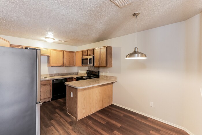 Building Photo - 2111 Dandelion Dr