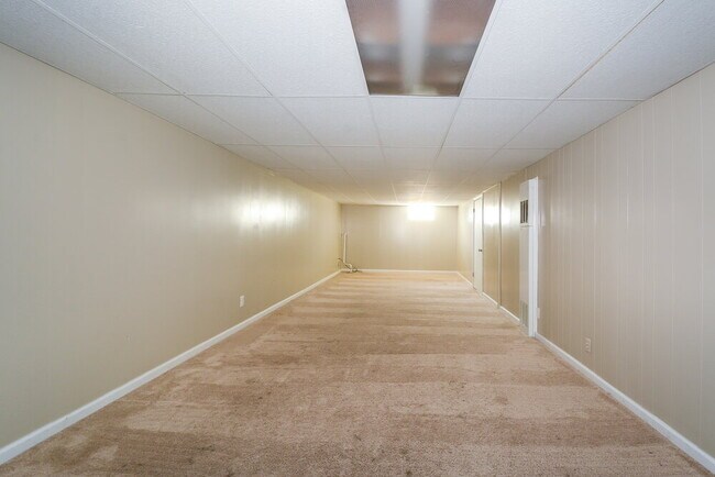 Building Photo - 760 Hazelvalley Dr