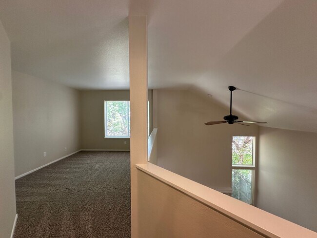 Building Photo - 2-Bedroom Home with Loft in Lakeridge Springs