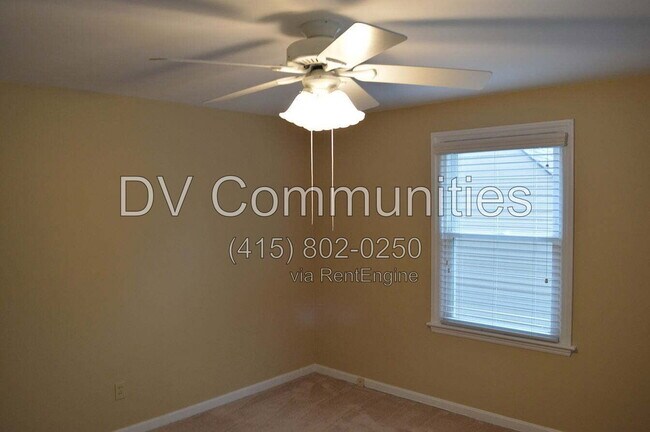 Building Photo - 23805 E Groveland Rd