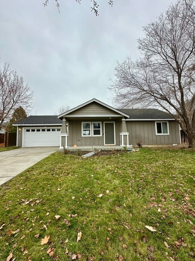 Building Photo - 3332 SW Metolius Meadow Ct