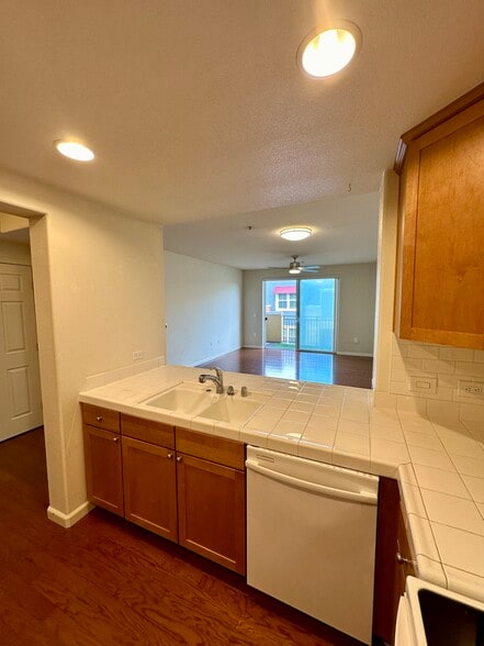 Building Photo - 809 Auzerais Ave