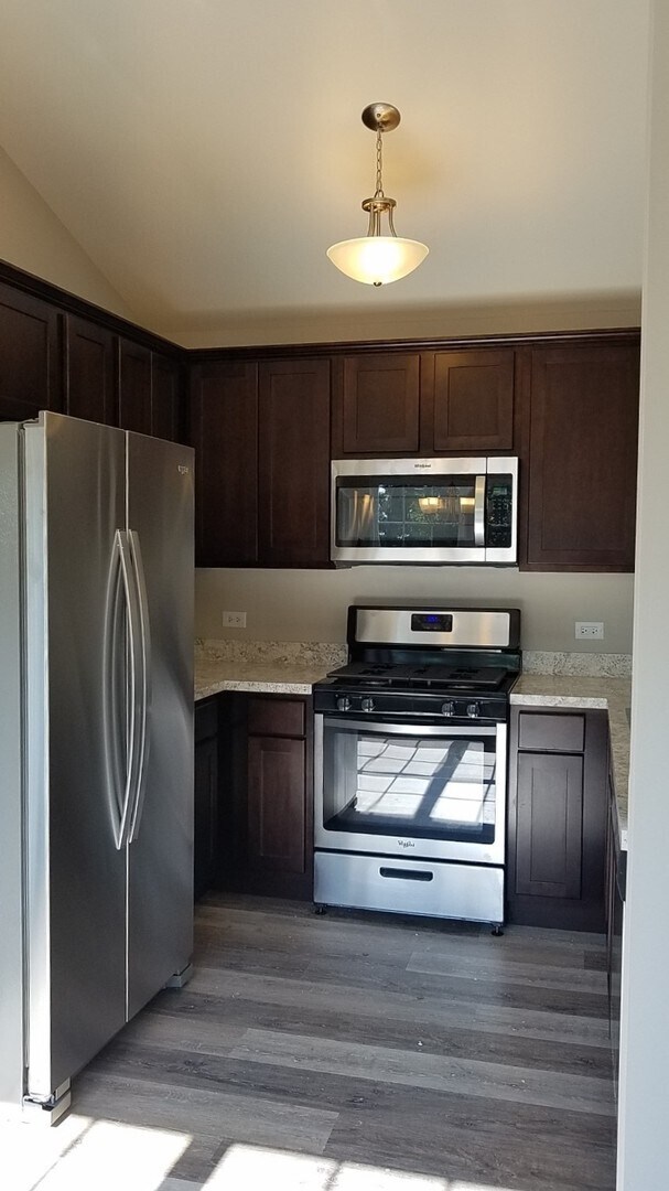 Building Photo - 2Br/2Ba Rental Home - Second Floor Emery Oak