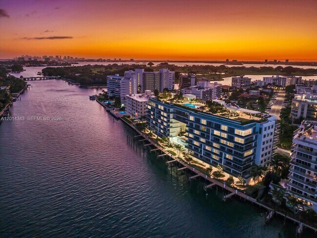Building Photo - 9201 E Bay Harbor Dr