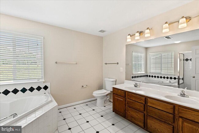 Building Photo - 5304 Waldo Dr