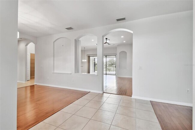 Building Photo - 5303 Moon Shell Dr