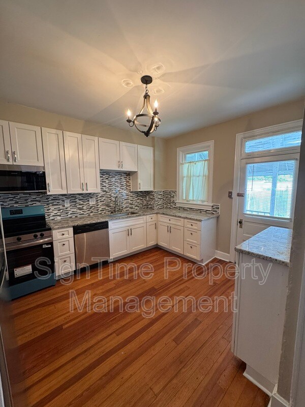 Building Photo - 864 Mulberry Ave